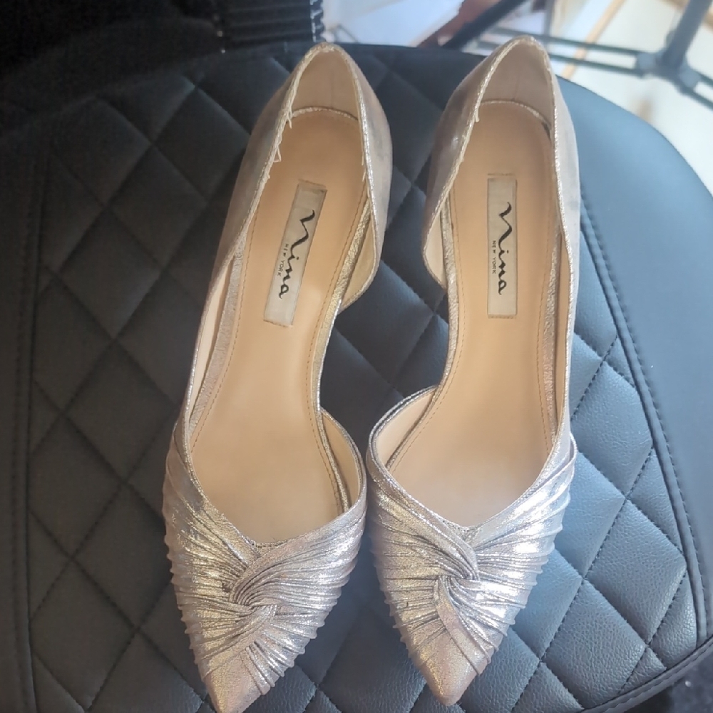 Nina Women's SILVER SATIN MID-HEEL PUMPS Vintage Size 8.5